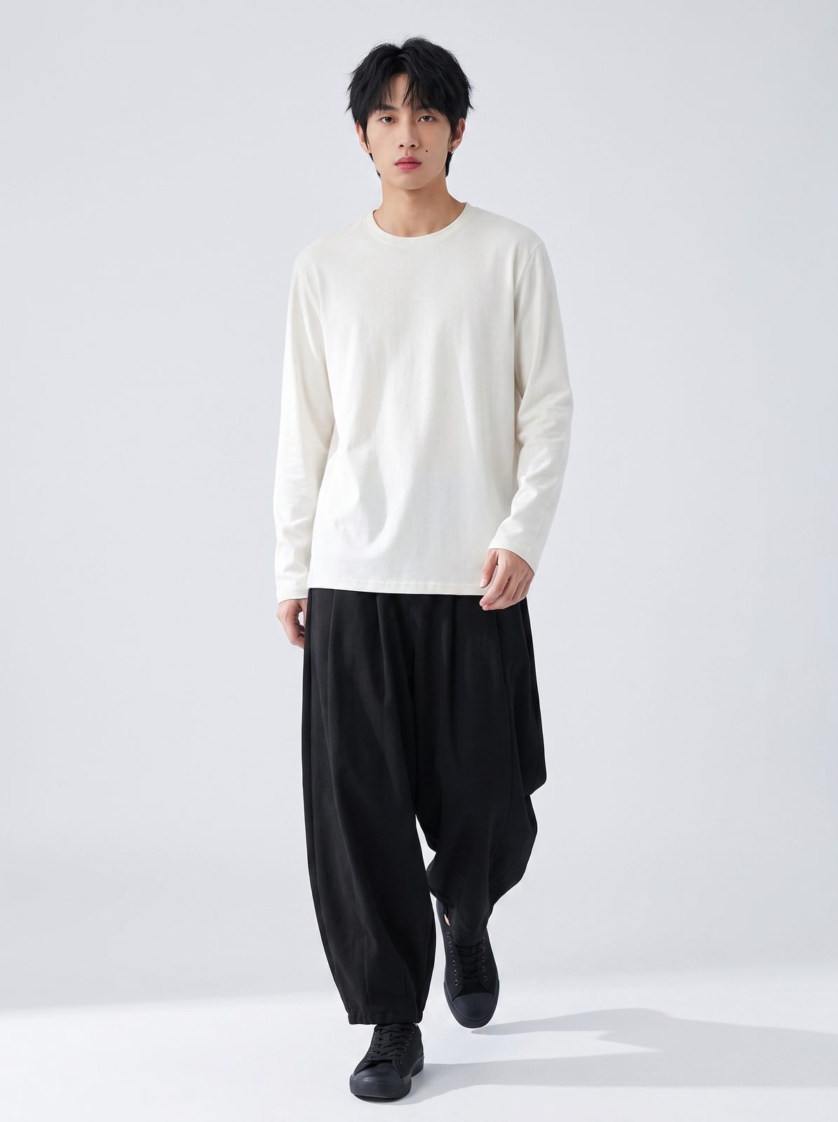 バルーンワイドパンツ 着用 歩行