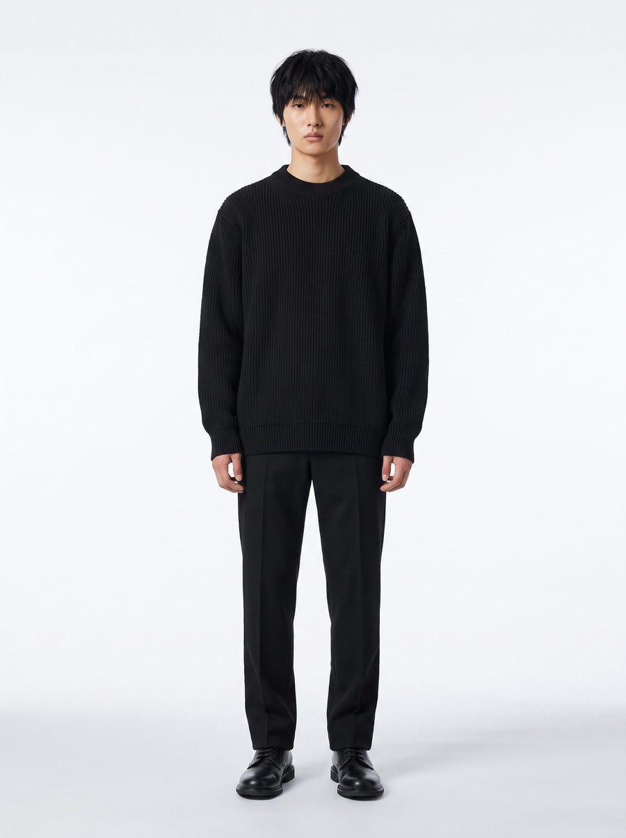 ブラックリブニット 着用 正面